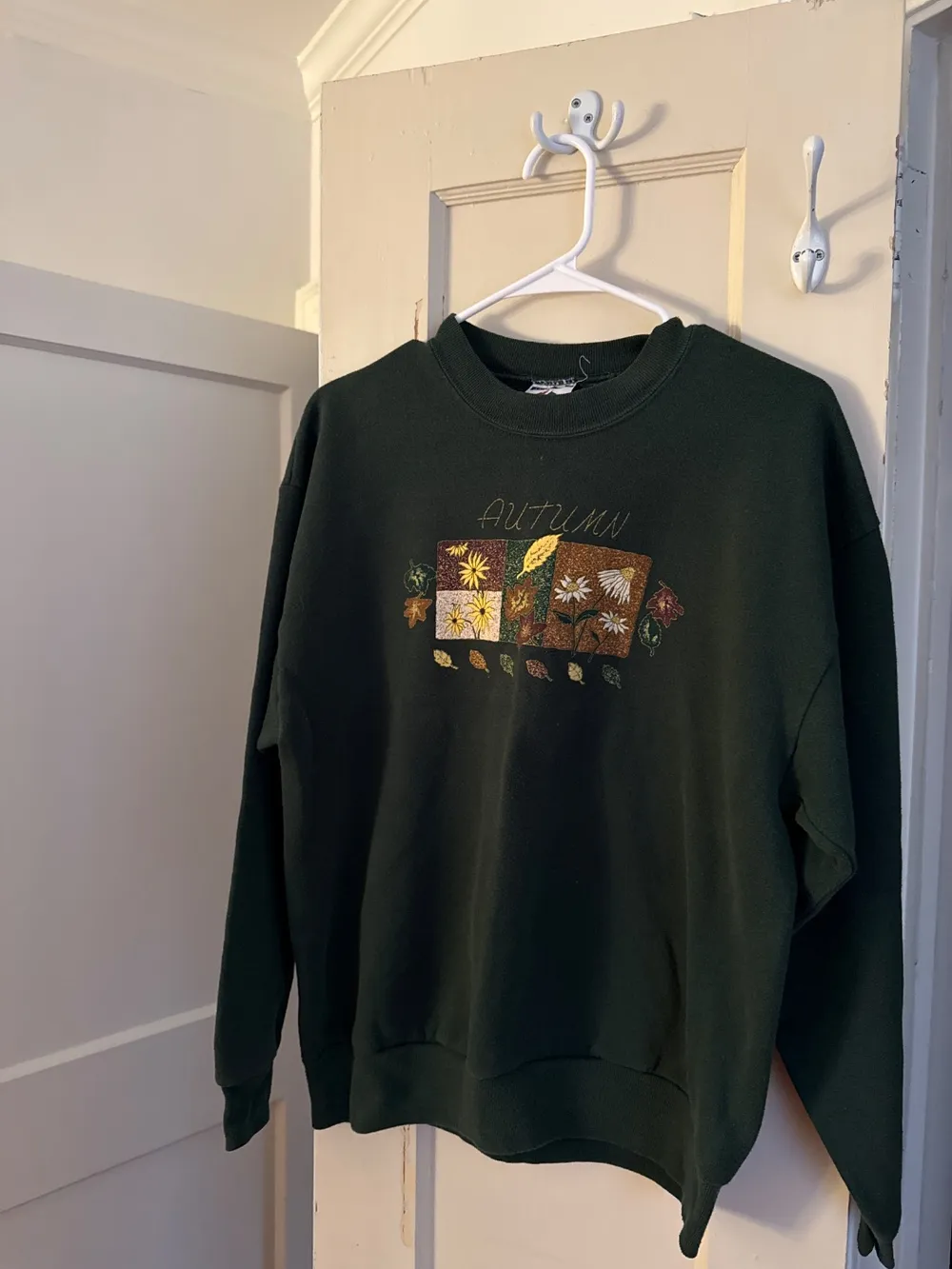 90s Green Autumn Leaves Sweatshirt photo 1