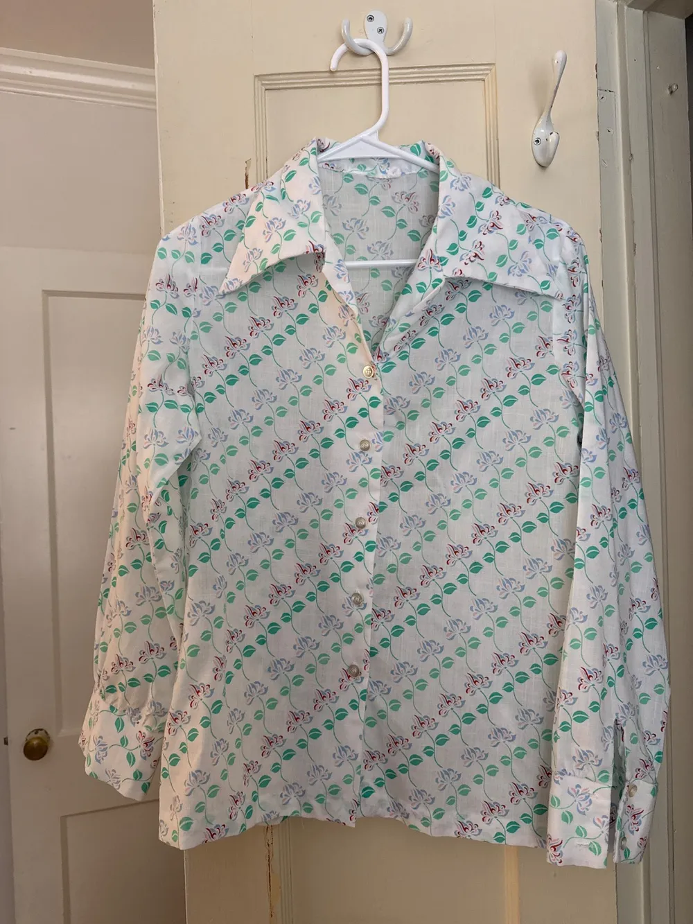 70s Floral Leaf Pattern Button-Down photo 1