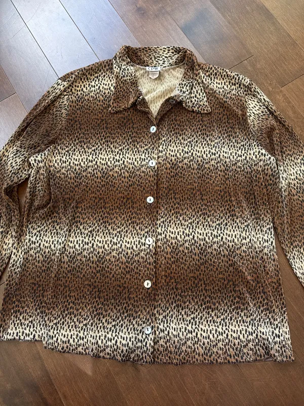 90s Cheetah Print Long-Sleeve Top
