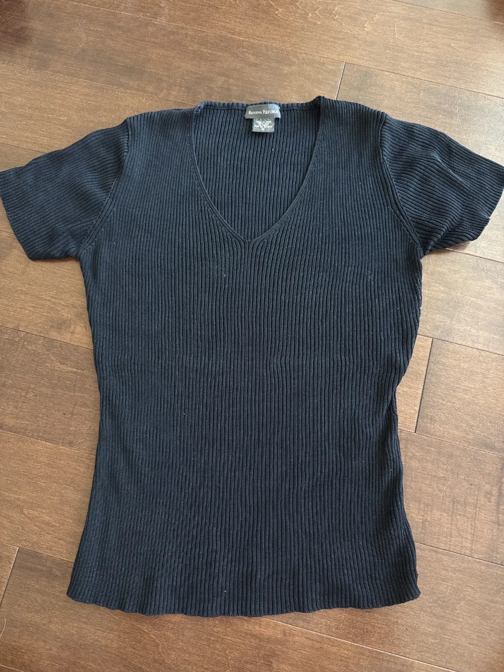 2000s Stretchy Ribbed Banana Republic Top photo 1