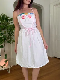 80s/90s White Floral Embroidered Wrap Dress thumbnail 3