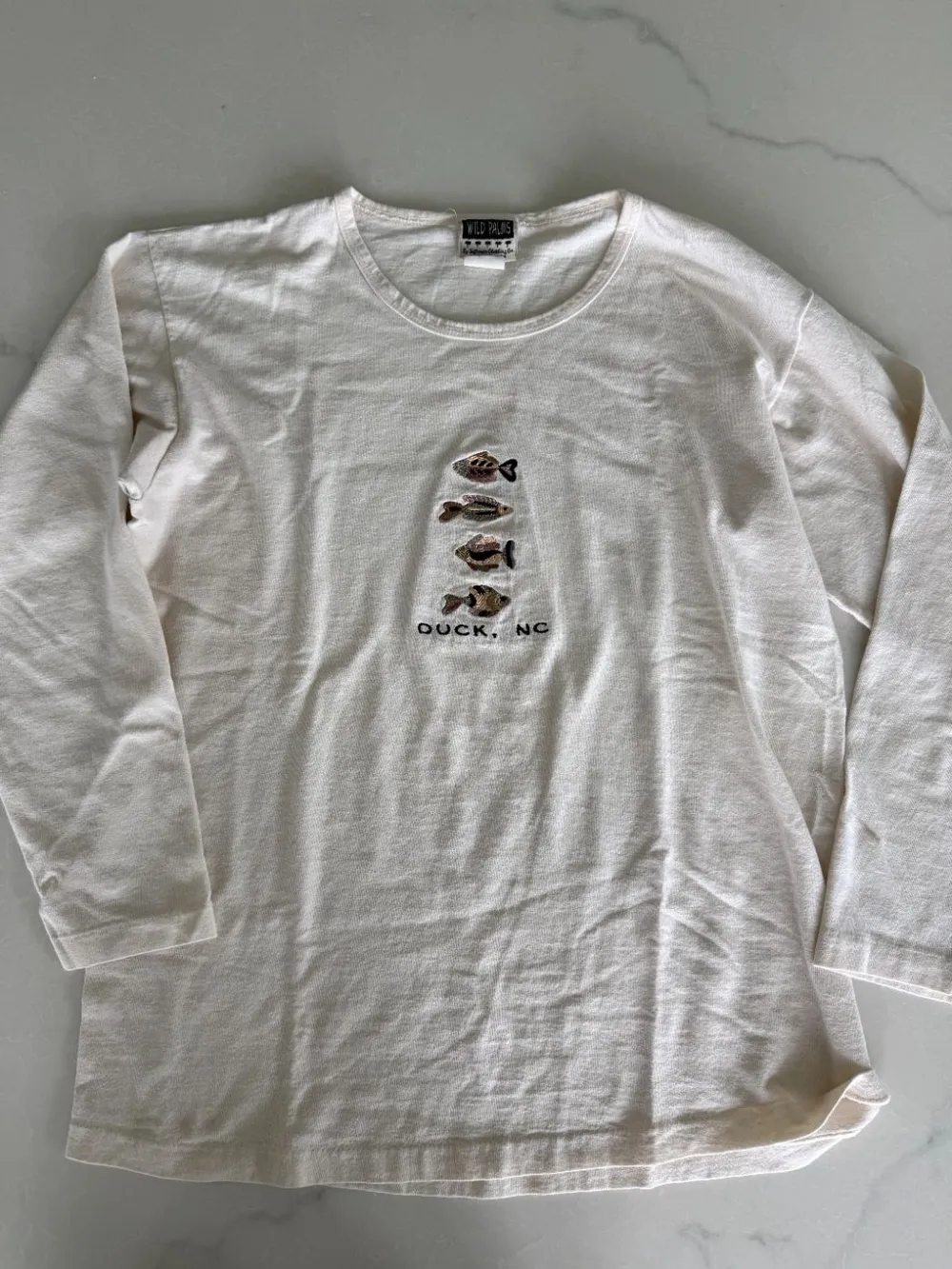90s Duck, NC Embroidered Fish Long-Sleeve Top photo 1