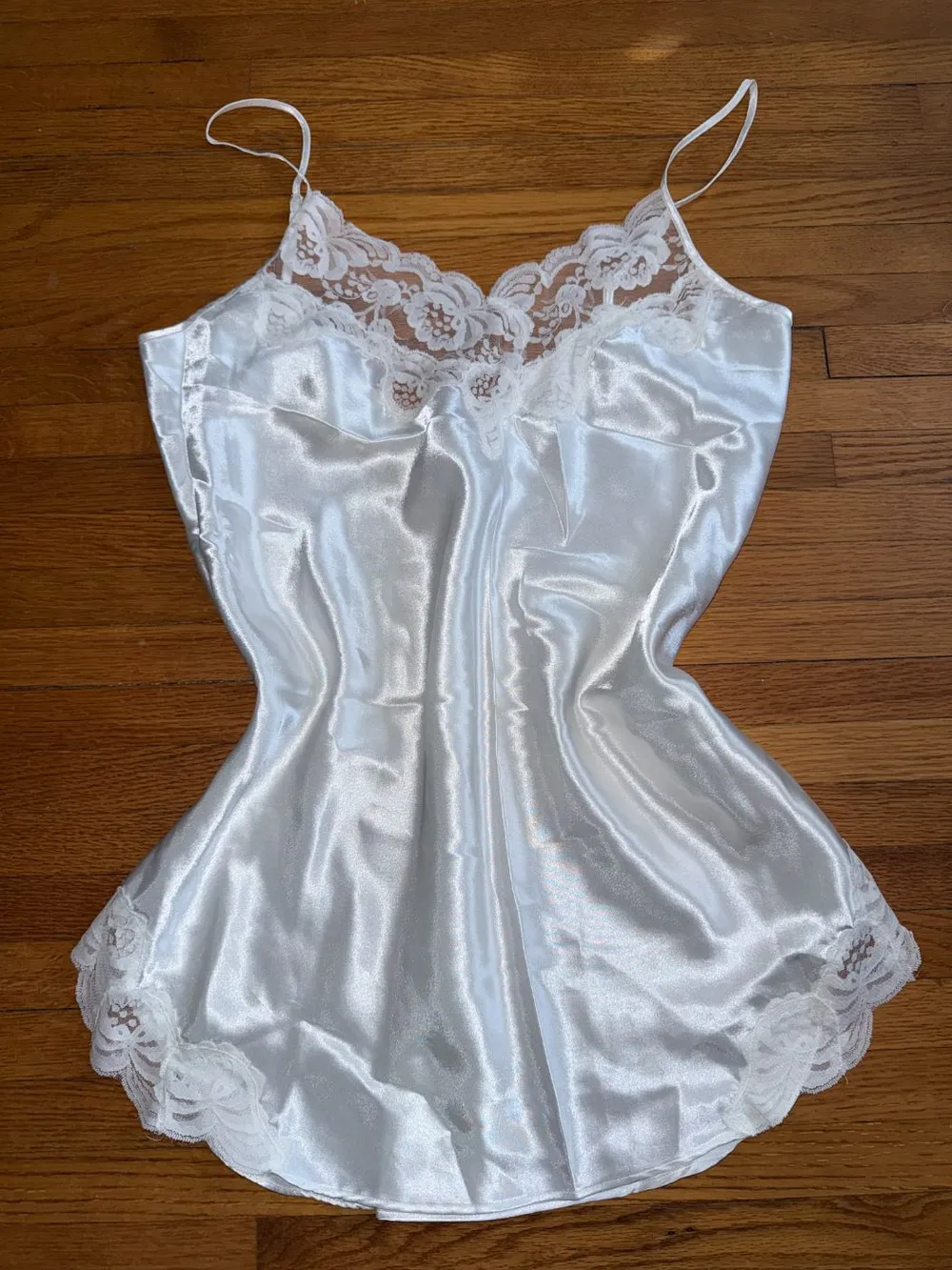 90s Gold Label Victoria's Secret White Lace Slip photo 1