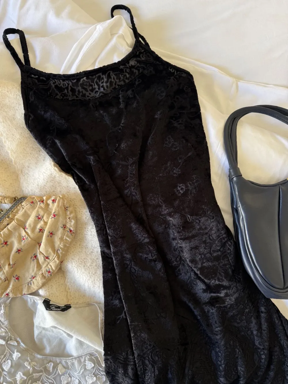 90s Black Velvet Lace-Design Dress photo 1