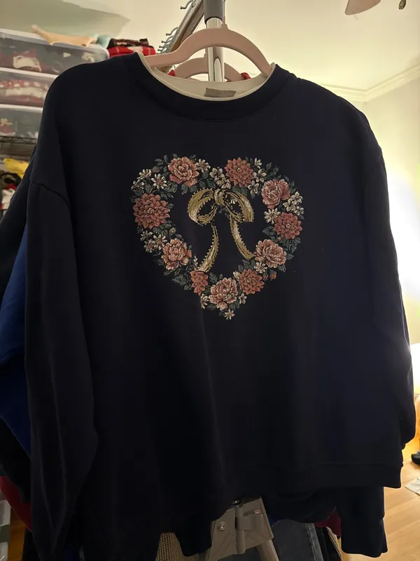 90s Navy Blue Floral Heart Sweatshirt