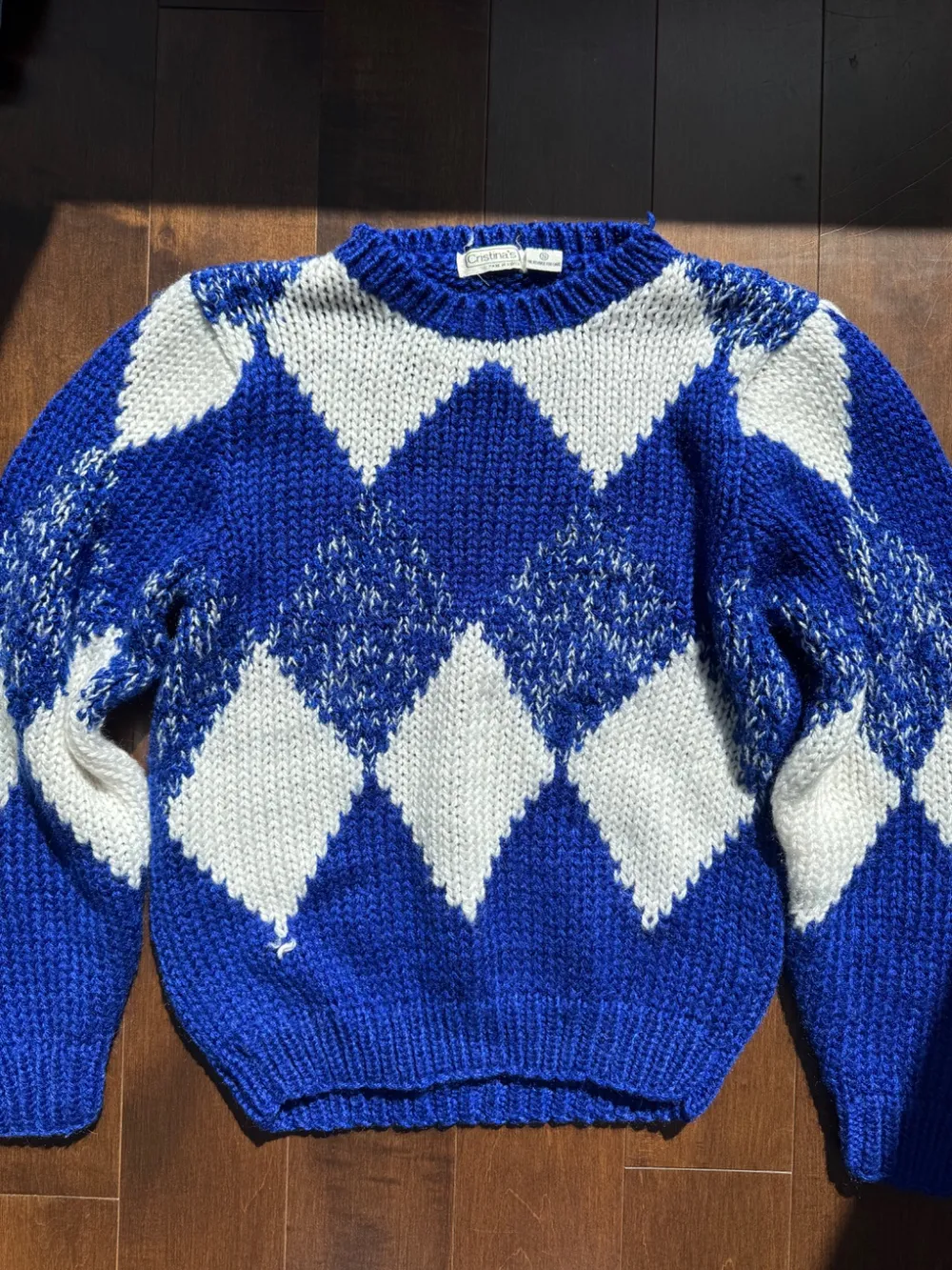 80s Blue & White Argyle Diamond Pattern Sweater photo 1